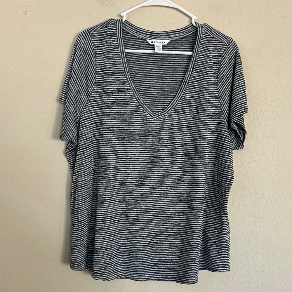 Athleta Black and White Striped V-Neck Tee size 1X